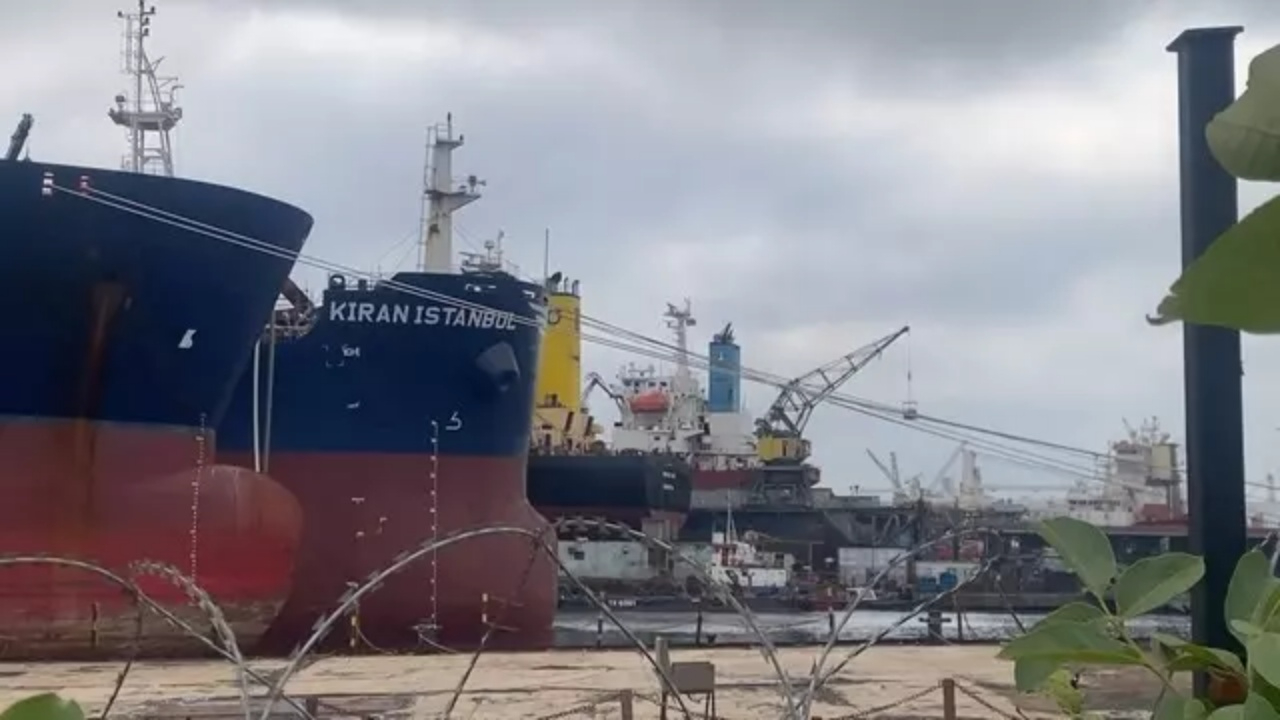 Tuzla'da tersanede patlama! 1 işci hayatını kaybetti