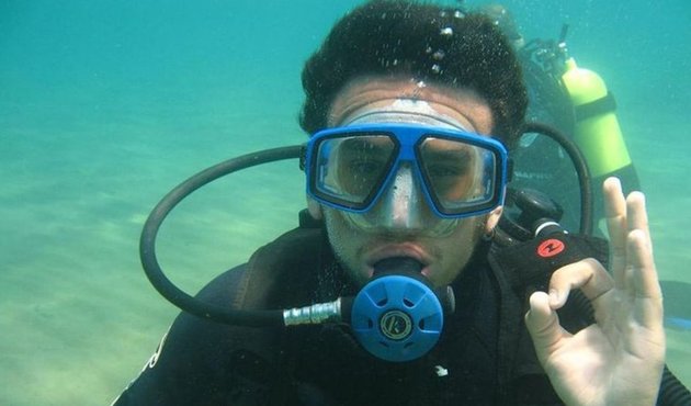 Dalış eğitmeni evinin havuzunda ölü bulundu!