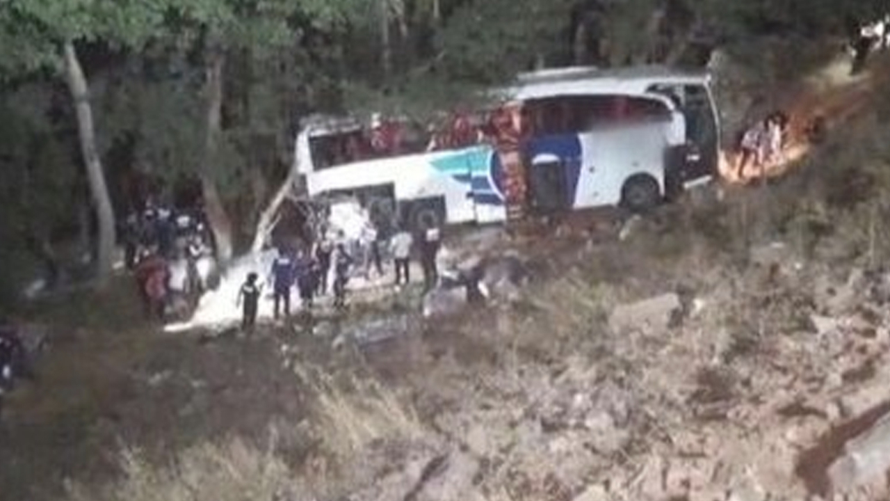 Yozgat'ta yolcu otobüsü şarampole uçtu