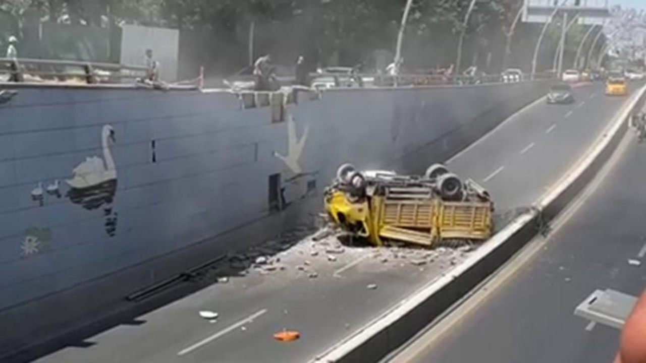 Ankara'da korkunç kaza! Kamyon alt geçitten geçen otomobilin üstüne düştü