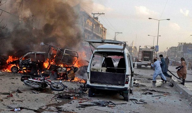 Pakistan'da bombalı saldırı: 15 ölü, 25 yaralı