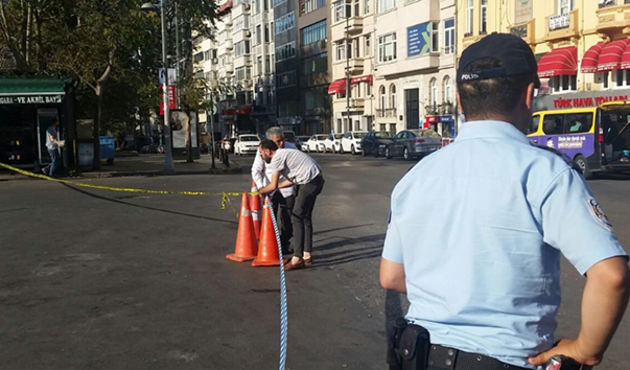 Taksim'de alarm verdiren şüpheli çantadan çamaşır çıktı...