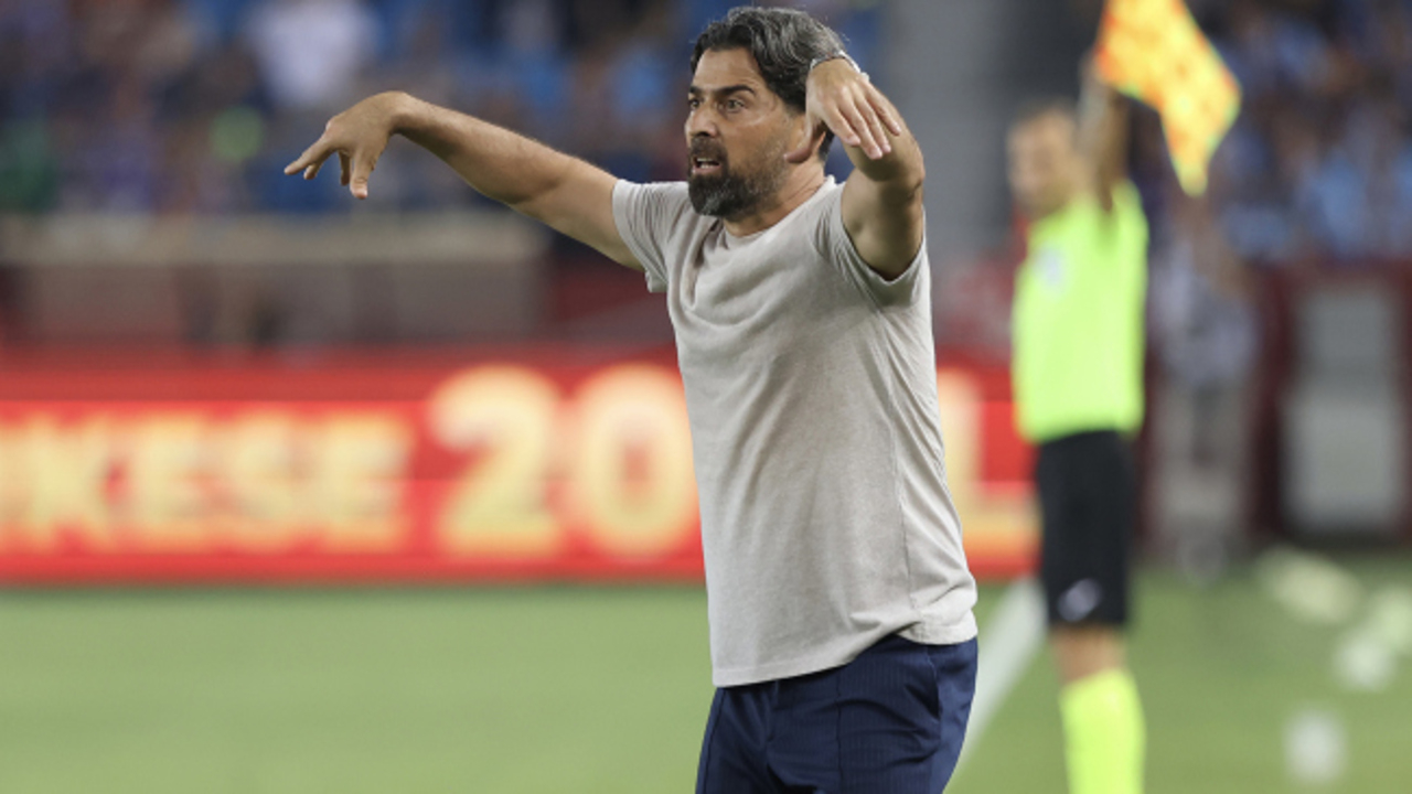 Çaykur Rizespor Teknik Direktörü İlhan Palut Trabzonspor galibiyeti sonrası konuştu: Bizim için değerli bir galibiyet...