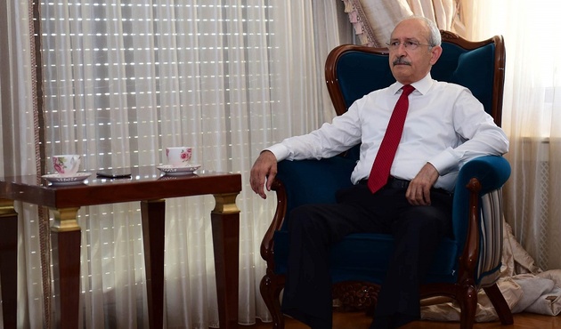 Kılıçdaroğlu 15 Temmuz şehitlerinin kemiklerini sızlatan vekiline sahip çıktı!