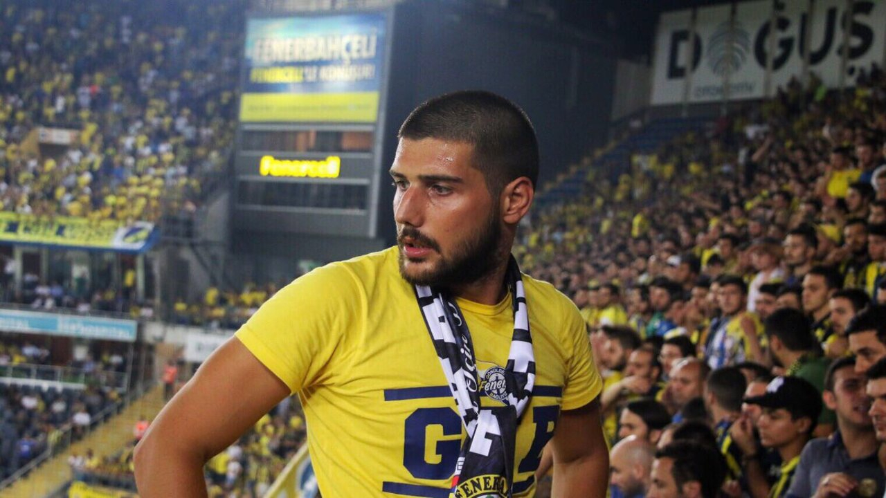 Fenerbahçe'nin tribün liderinden Cem Gölbaşı’na silahlı saldırı!