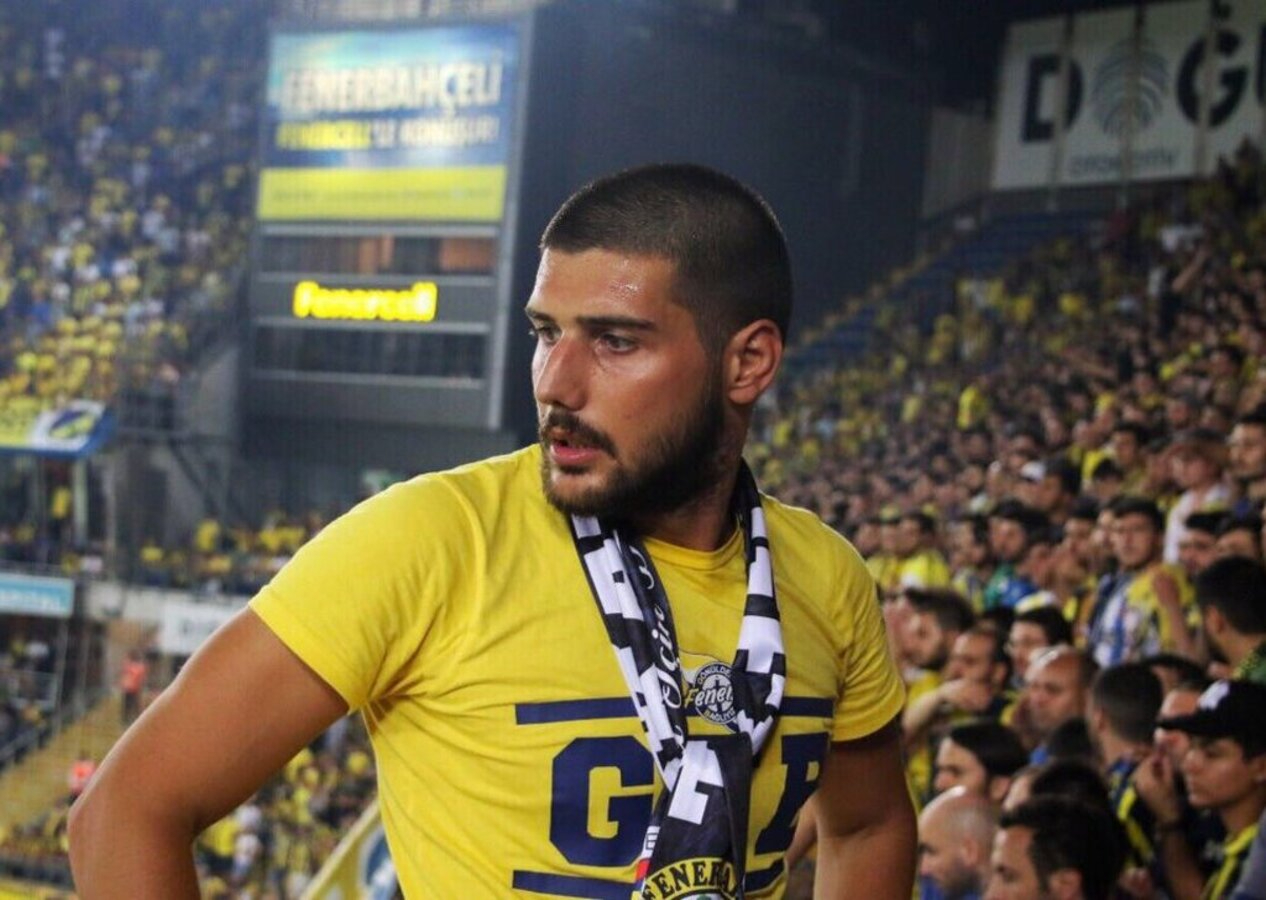 Fenerbahçe'nin tribün liderinden Cem Gölbaşı’na silahlı saldırı!