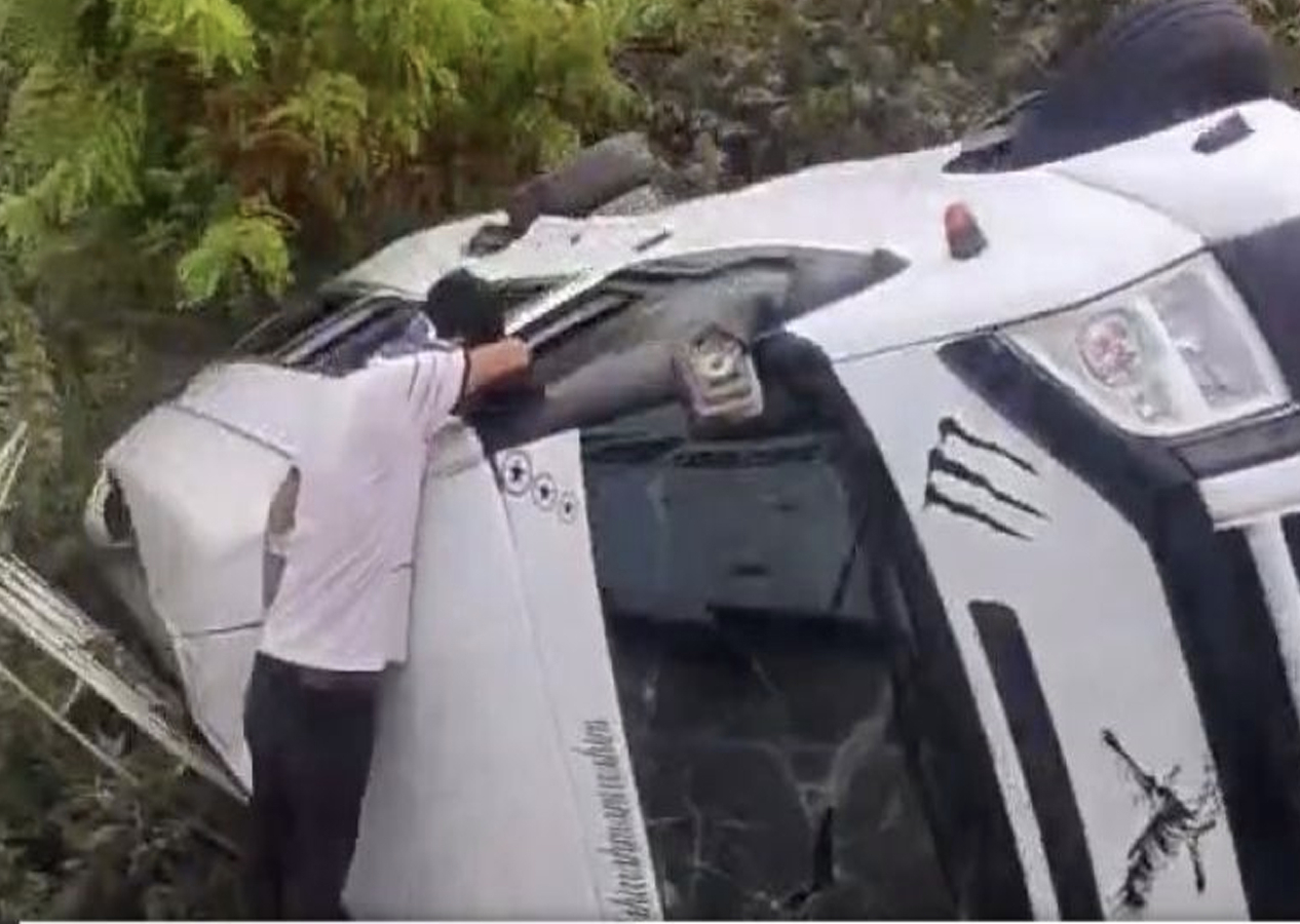 Ordu'da fındık işçilerini taşıyan minibüs kamyonetle çarpıştı