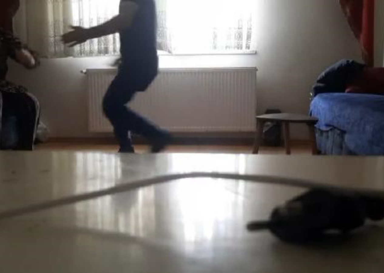 Ev sahibi kiracısını taciz etti! 14 yaşındaki kızı o anları kaydetti