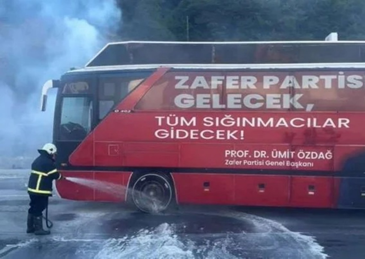 Ümit Özdağ'ın otobüsünde yangın!