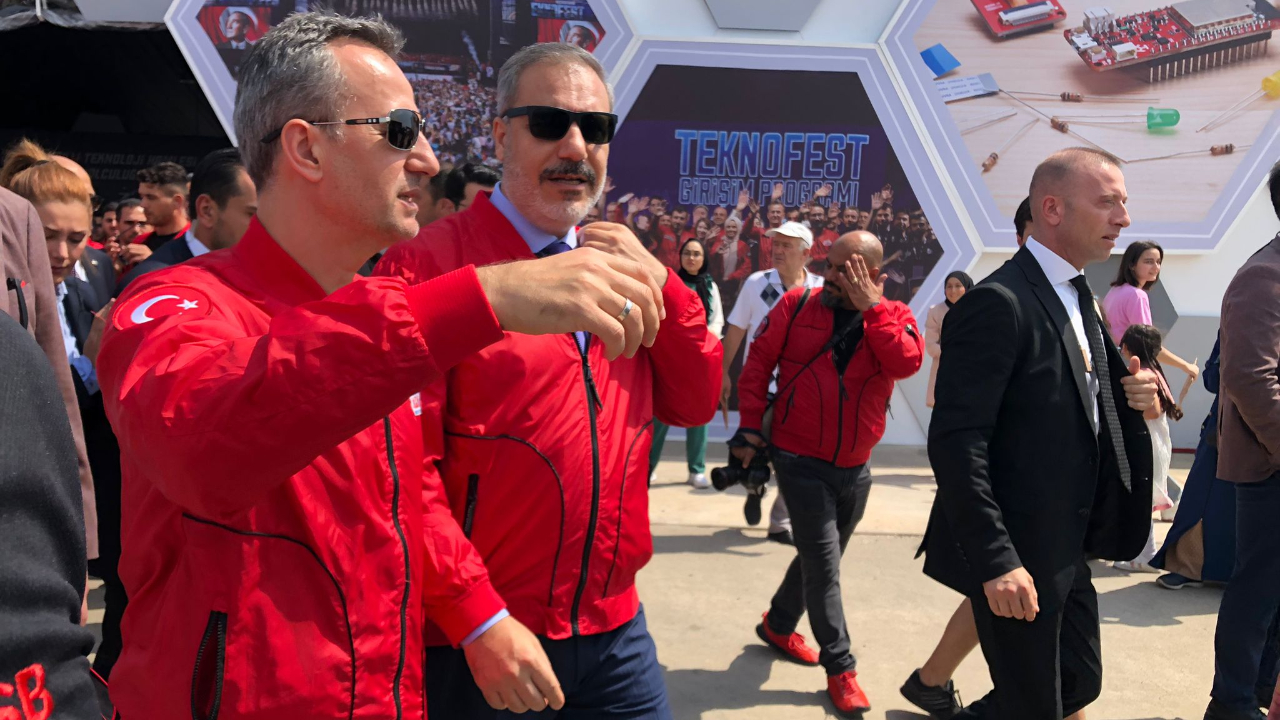Bakan Fidan TEKNOFEST'i ziyaret etti