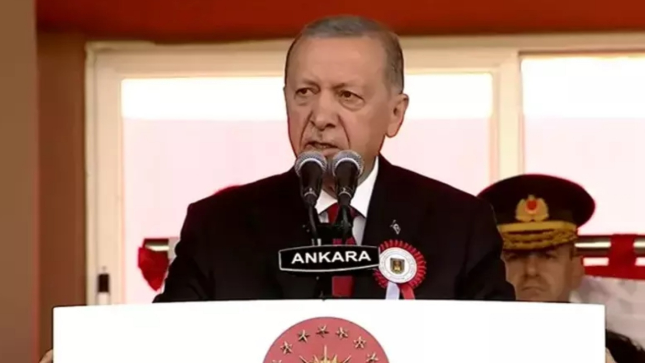 Cumhurbaşkanı Erdoğan: "Çeşitli bahanelerle bize hava savunma sistemi vermeyenlere hava savunma sistemi satacak duruma geleceğiz."