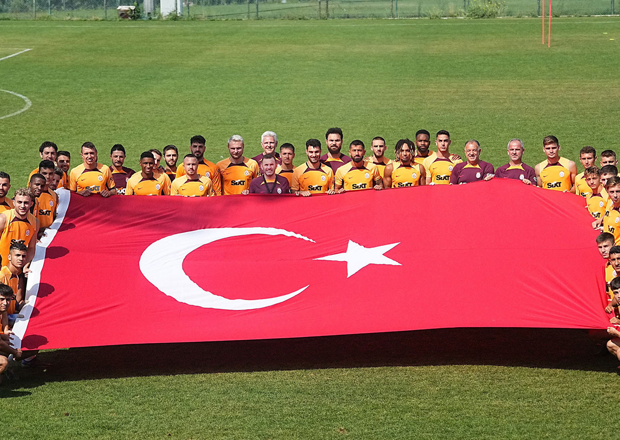 2-1'in ardından Galatasaray'da 2 ayrılık daha! Midtsjö'den sonra onlar da eşyalarını topladı