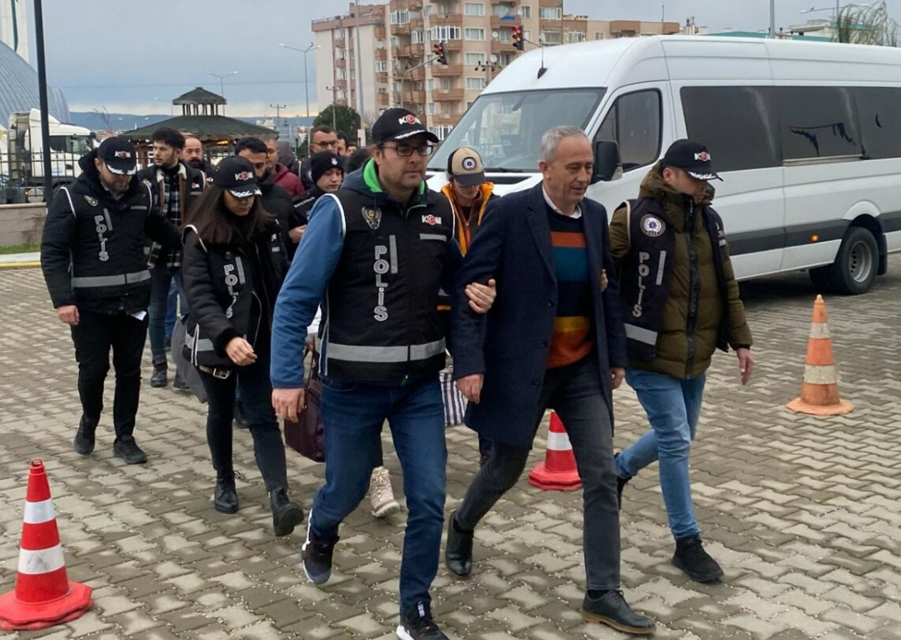 Gökçeada Belediyesi'nde rüşvet skandalı! İYİ Partili eski Belediye Başkanı Ünal Çetin hakkında 12 yıl hapis cezası istemi