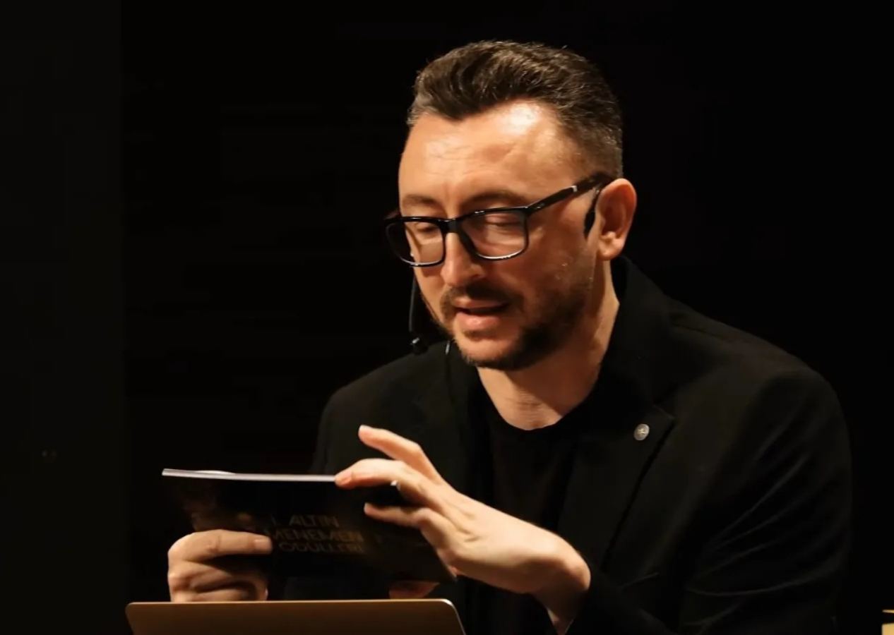YouTuber Murat Soner'den şoke eden iddialar: "Galatasaray’ın basketbol şubesinde kız çocuğuna 'karıma benziyorsun' diyerek özel ilgi gösteren bir koç var"