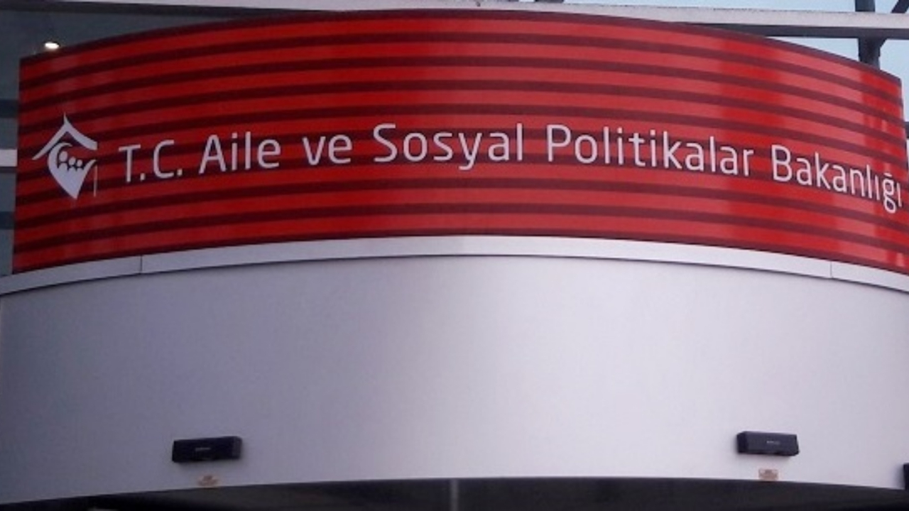İzmir Belediyesi ücretsiz kartı kullanıma kapattı, şehit yakını ve gaziler Aile ve Sosyal Politikalar Bakanlığı'na emanet