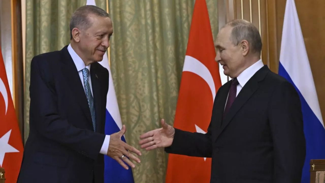 Putin'den dikkat çeken doğalgaz açıklaması: Türkiye'ye ucuz yakıt sevkiyatına devam edeceğiz!