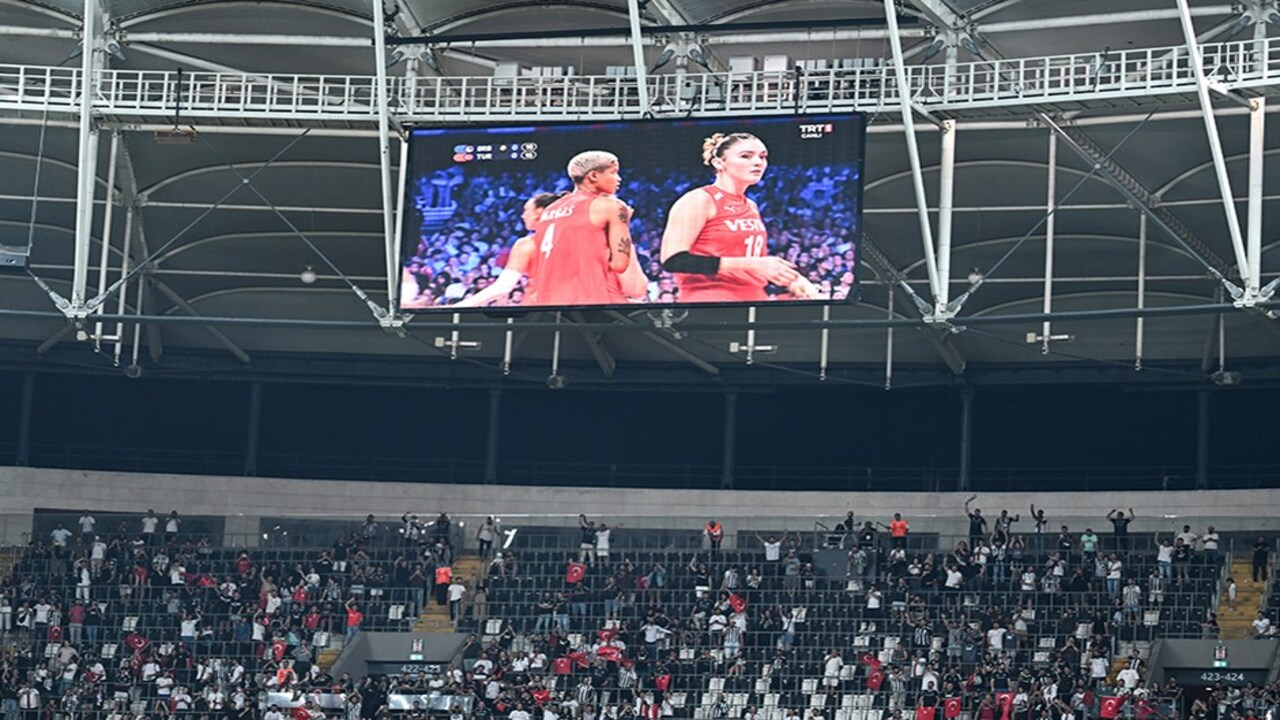 Beşiktaş'ın sahasında Türkiye - Sırbistan finali heyecanı!