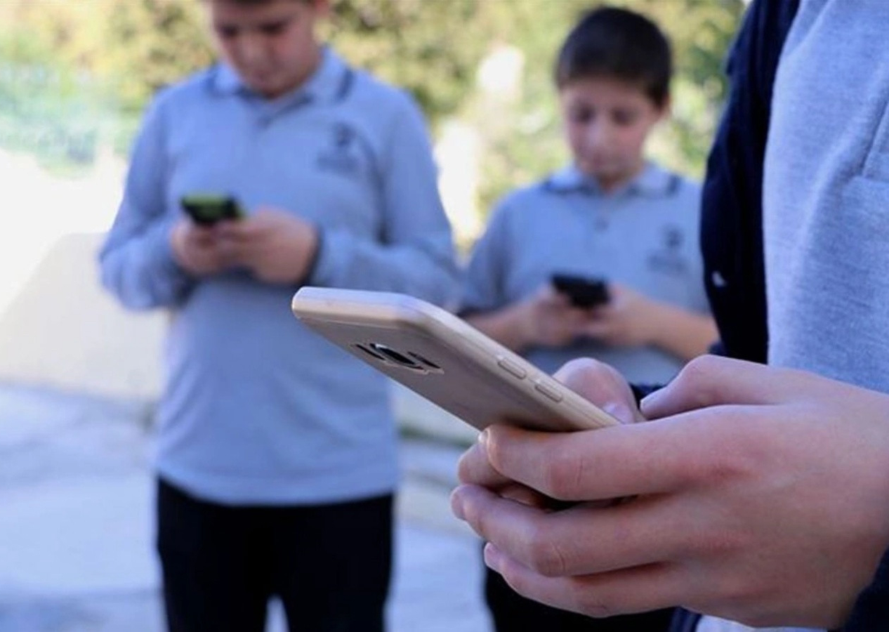 Okullarda yeni dönem: Cep telefonlarıyla ilgili flaş kararı Bakan Tekin duyurdu!