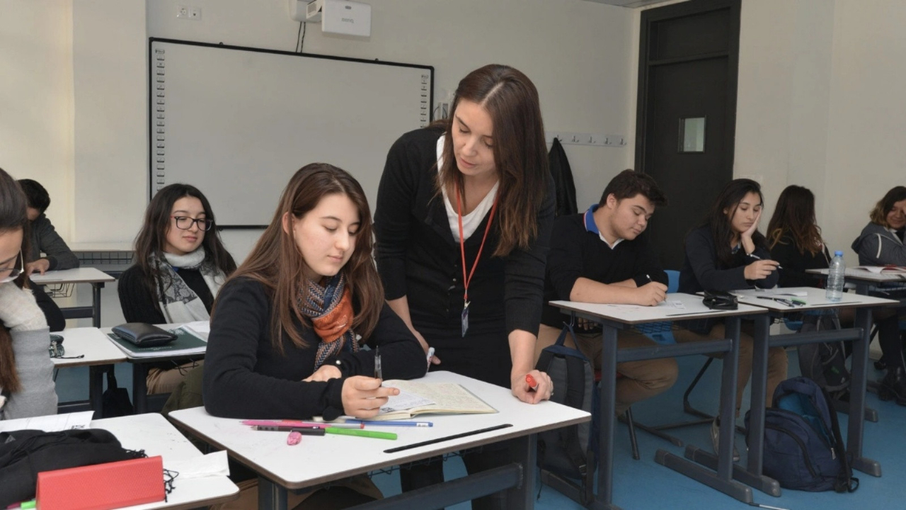 Lisede sınıf tekrarı geri geldi! 6 dersi geçemeyen sınıfta kalacak...