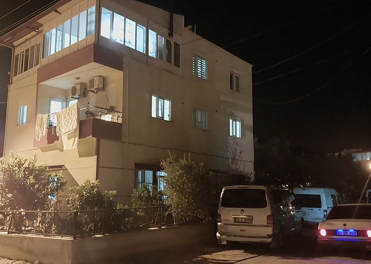 Mersin'de kan donduran olay! 7 yaşındaki oğlunu boğazını keserek öldürdü