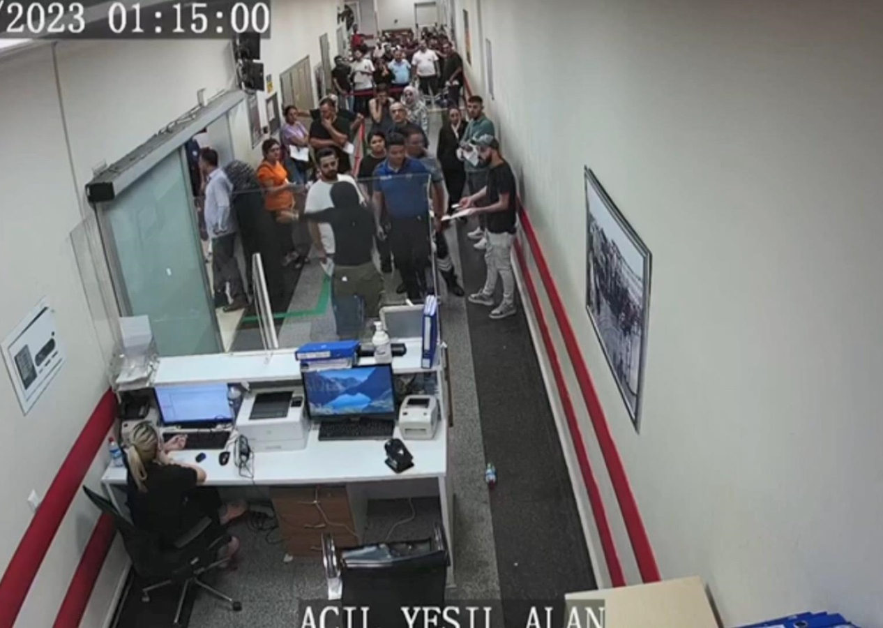 Doktora "Sizi boşuna dövmüyorlar" diyen hasta mahkemelik oldu! Tartışma anları kamerada
