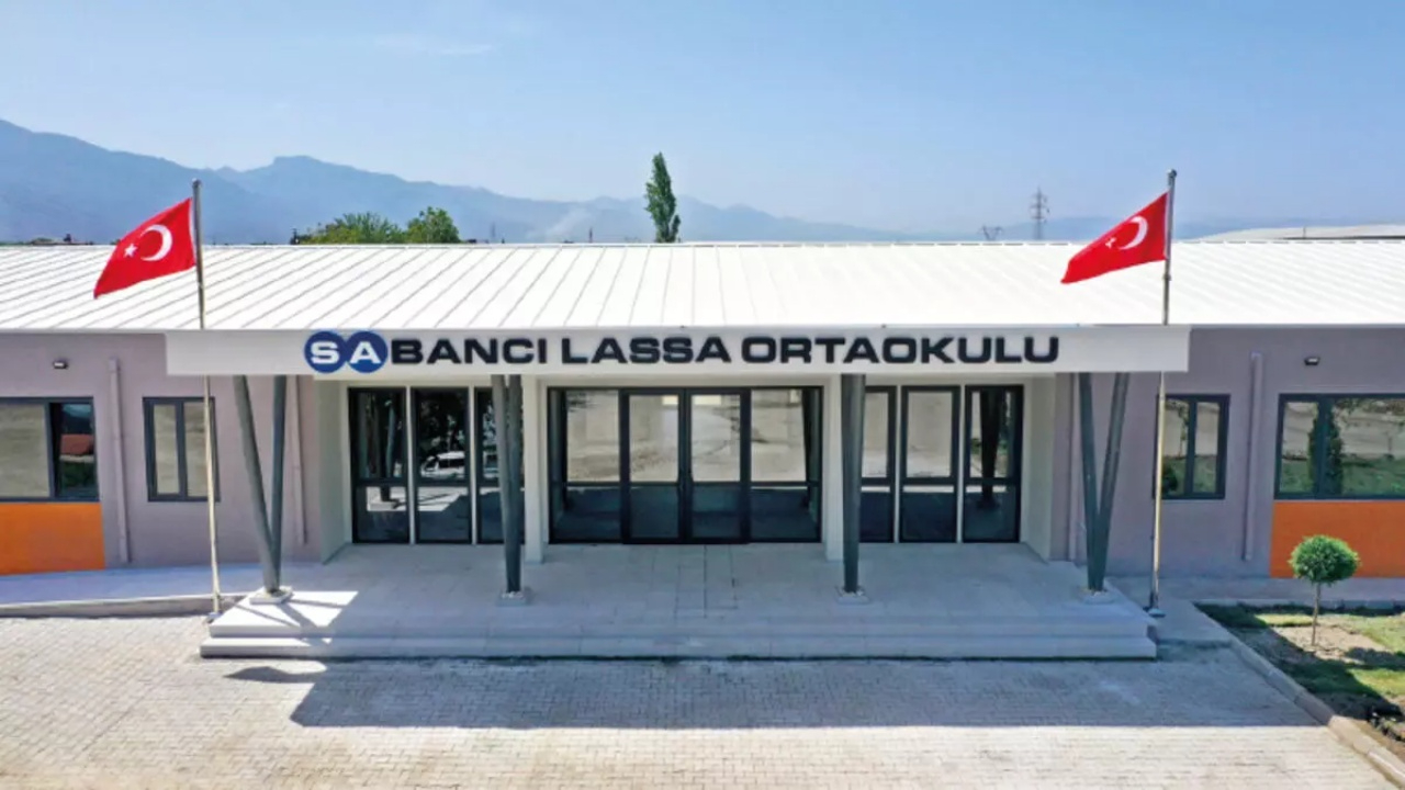 Güler Sabancı katıldı! Sabancı Vakfı’nın “Hatay’a 3 Ayda 3 Okul” sözünü verdiği okullar eğitime başladı
