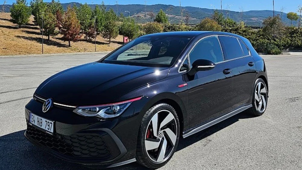 Volkswagen'in ikonik modeli Golf'un 8. nesli Türkiye'de satışa sunuldu