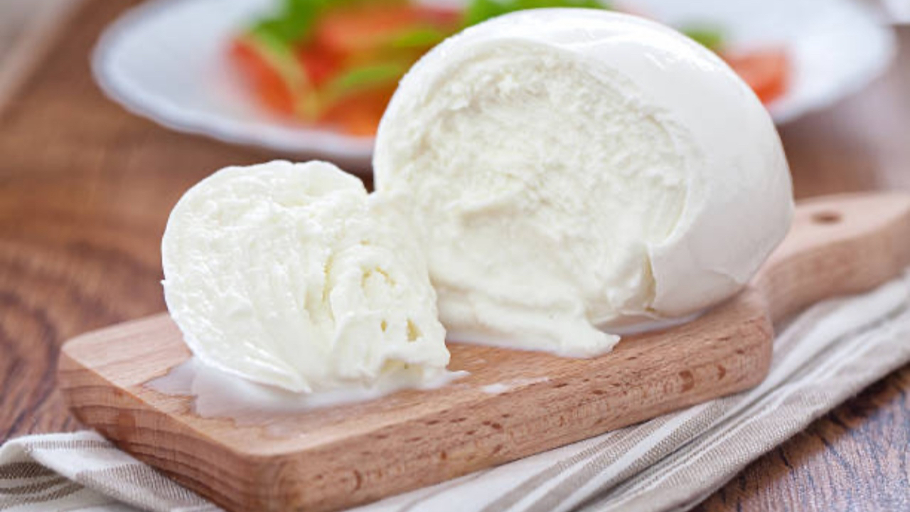 İtalyanları kıskandıran tarif: Evde Mozzarella peyniri nasıl yapılır?
