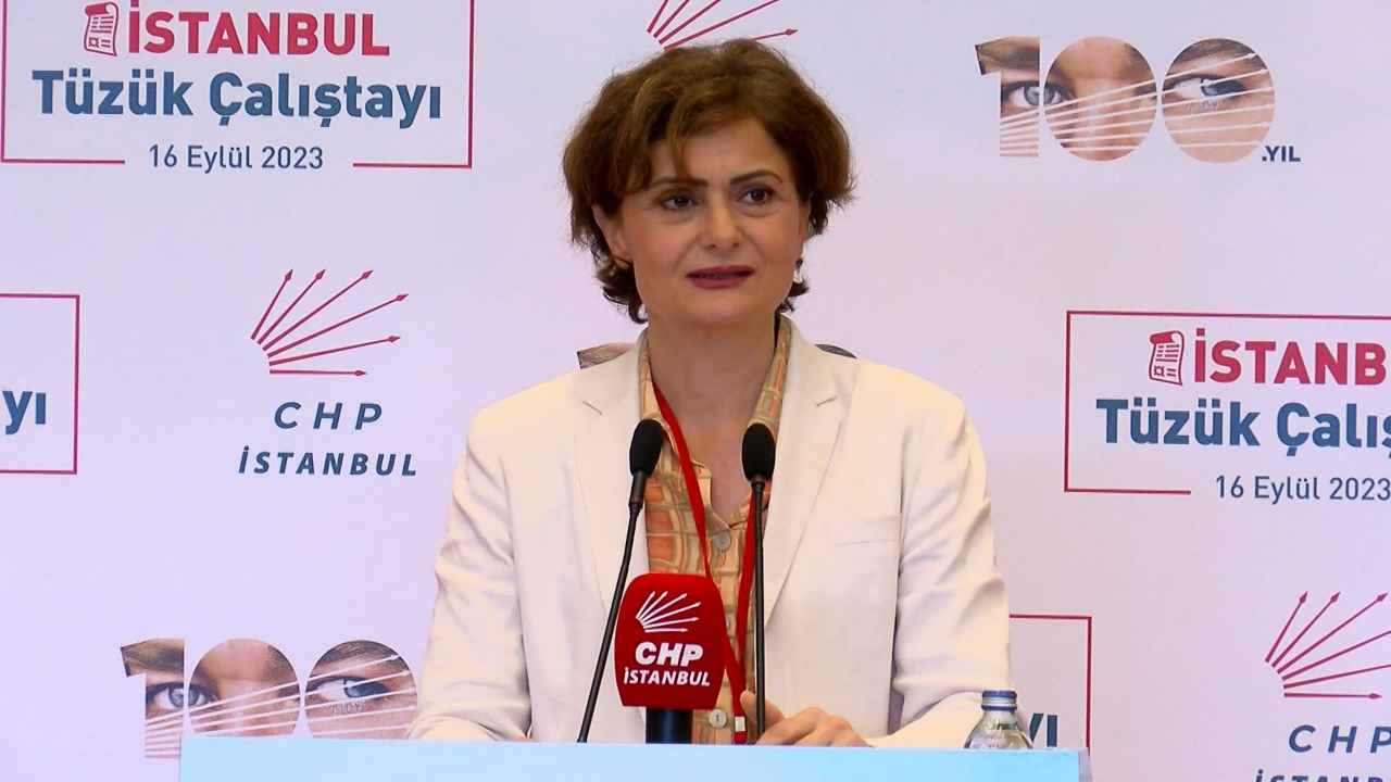 Kaftancıoğlu, Özel'i topa tuttu: "2018'deki tüzüğün mimarı olanlar çıkıyor diyor ki 'partide değişim şart'. Kardeşim önce kendinizi değiştirin"