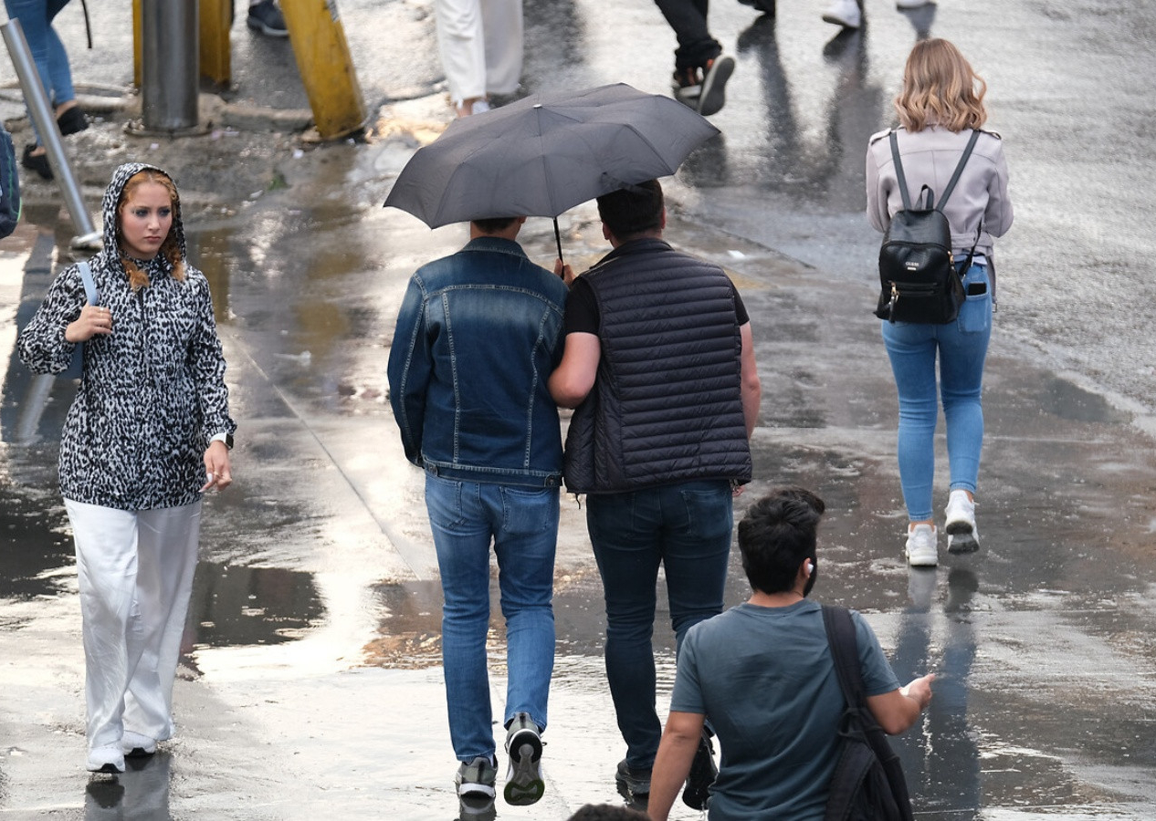 Meteoroloji'den İstanbul ve Karadeniz uyarısı! Kuvvetli sağanak geliyor...
