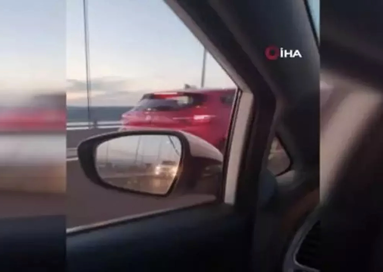 Görenler şaşırdı kaldı! Köprüdeki tüm araçların lastikleri aynı anda patladı...
