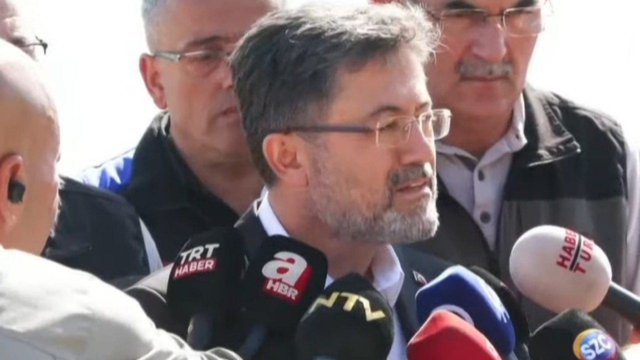 İzmir'de yangına müdahale eden helikopter baraja düştü: Bakan Yumaklı son durumu açıkladı!