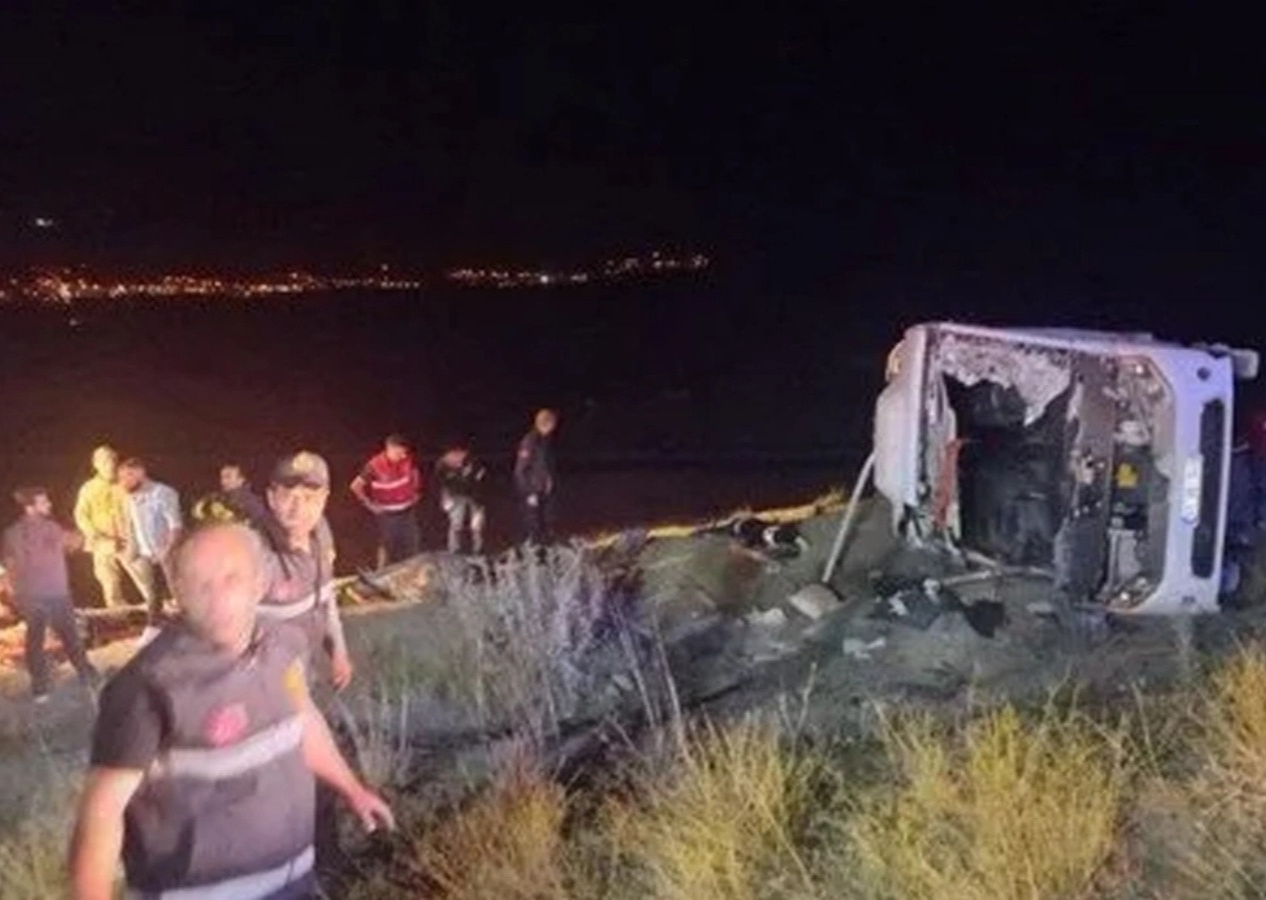 Van'da katliam gibi kaza! 5 ölü, 30 yaralı var!
