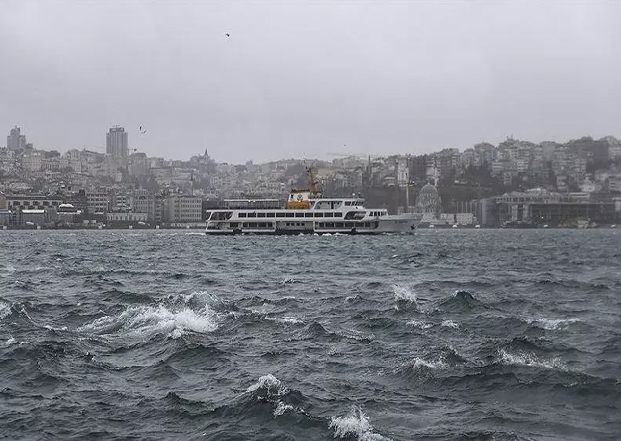 İstanbul Valiliğinden fırtına uyarısı: Dikkatli ve tedbirli olunmalıdır