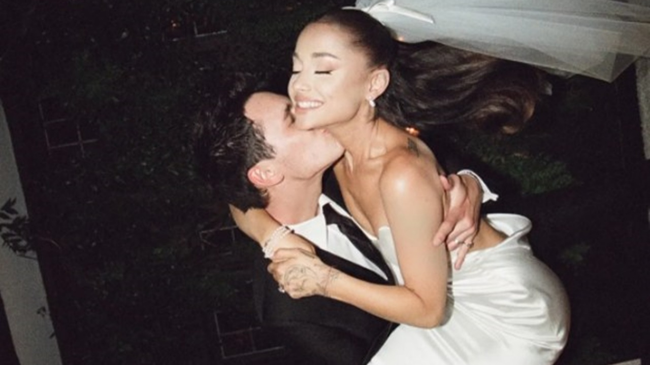 Dünyaca ünlü şarkıcı Ariana Grande boşanıyor!