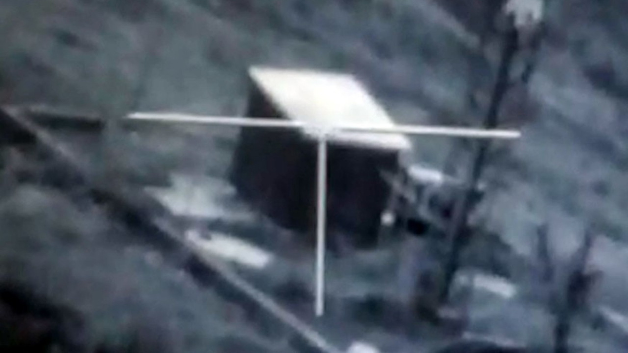 Karabağ'da mücadele sürüyor! Azerbaycan ordusu Ermenilere ait radar istasyonunu böyle vurdu