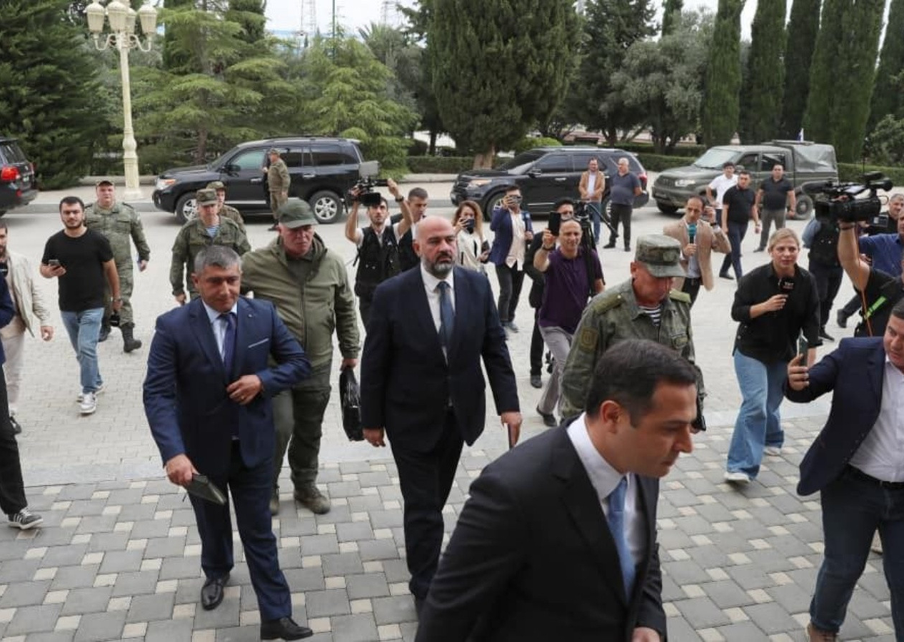 Azerbaycan ile Ermenistan arasında ilk temas! Görüşme sona erdi...
