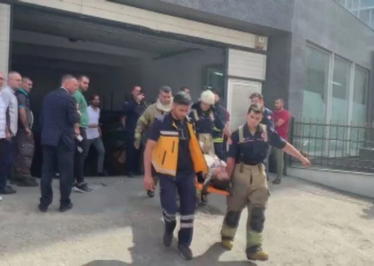 İstanbul Esenler'de işcilerin de içinde olduğu asansör düştü
