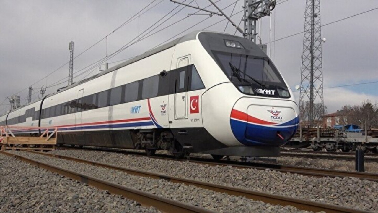 Bakan Uraloğlu duyurdu! Hızlı tren hizmeti alan il sayısı 8'den 52'ye çıkacak