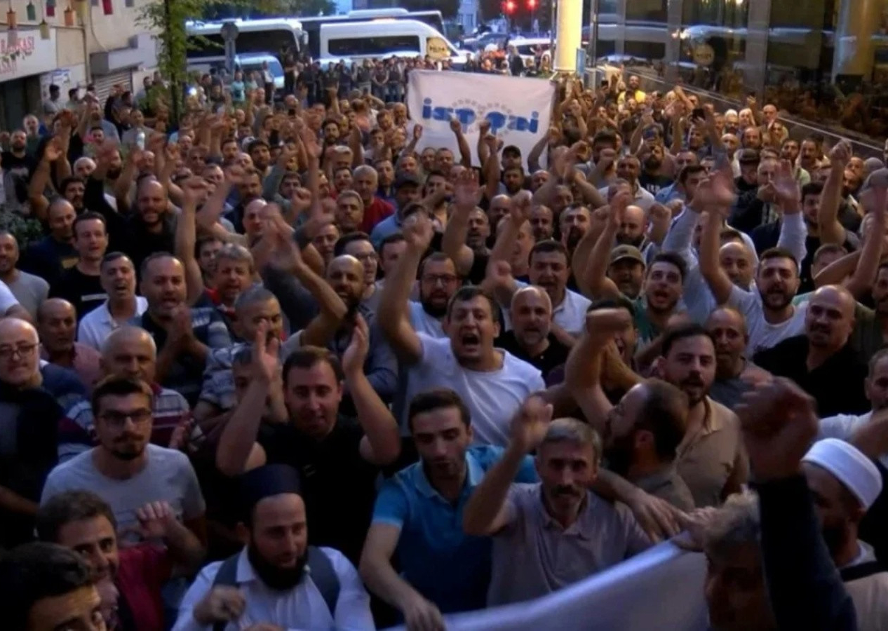 İBB ile Belediye-İş Sendikası arasında gece yarısı toplu iş sözleşmesi imzalandı! İşçiler isyanda...