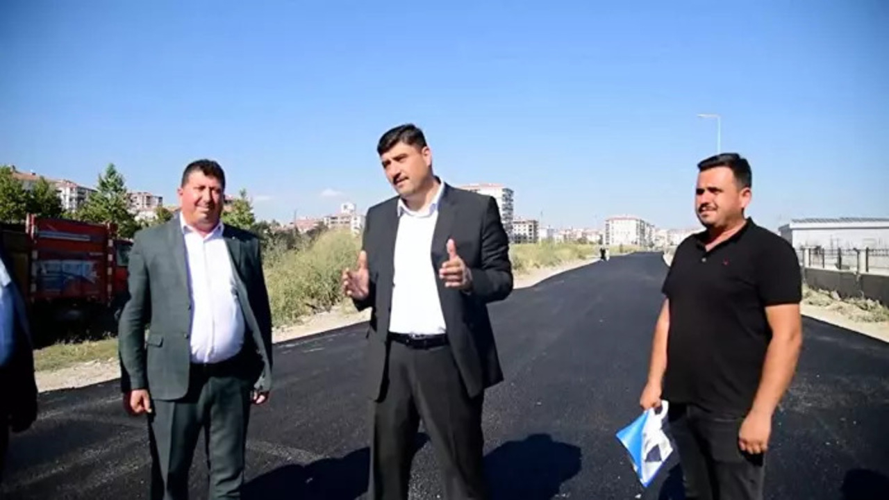 Kahramankazan Beledeyisi'nden Mansur Yavaş’a asfalt resti!