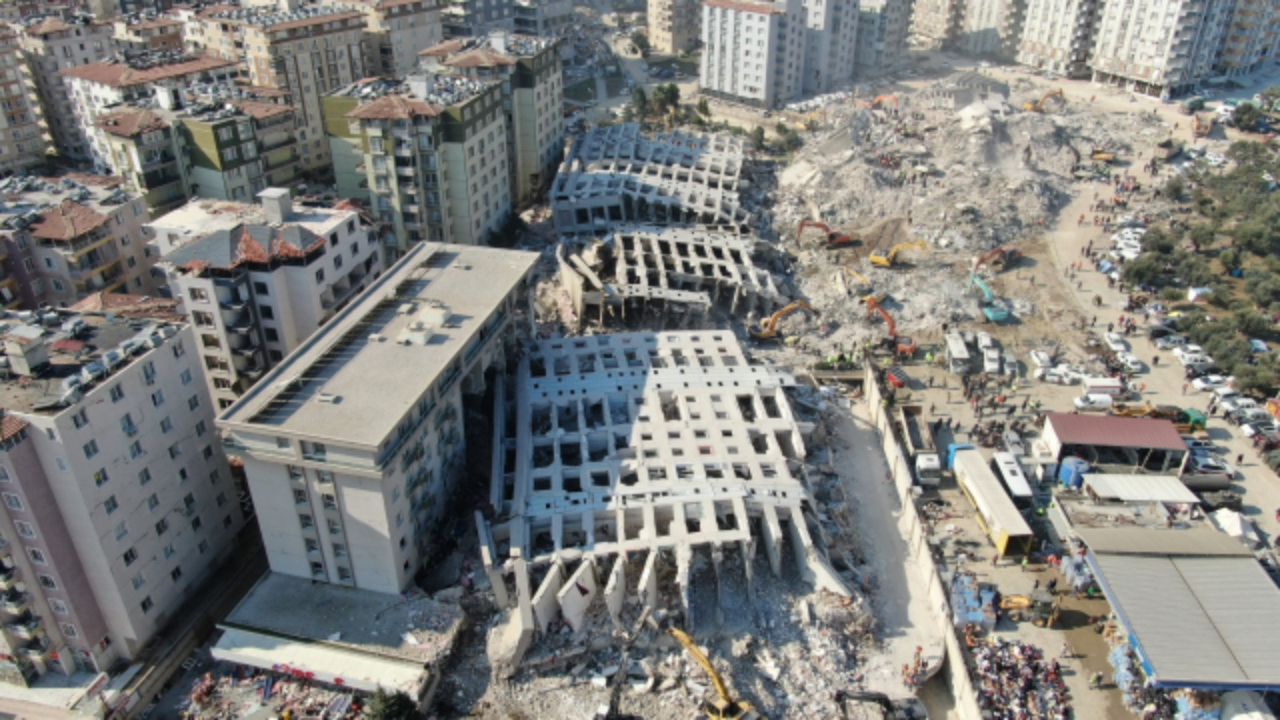 Bin kişiye mezar olan Rönesans Sitesi'nin mühendisi tutuklandı!