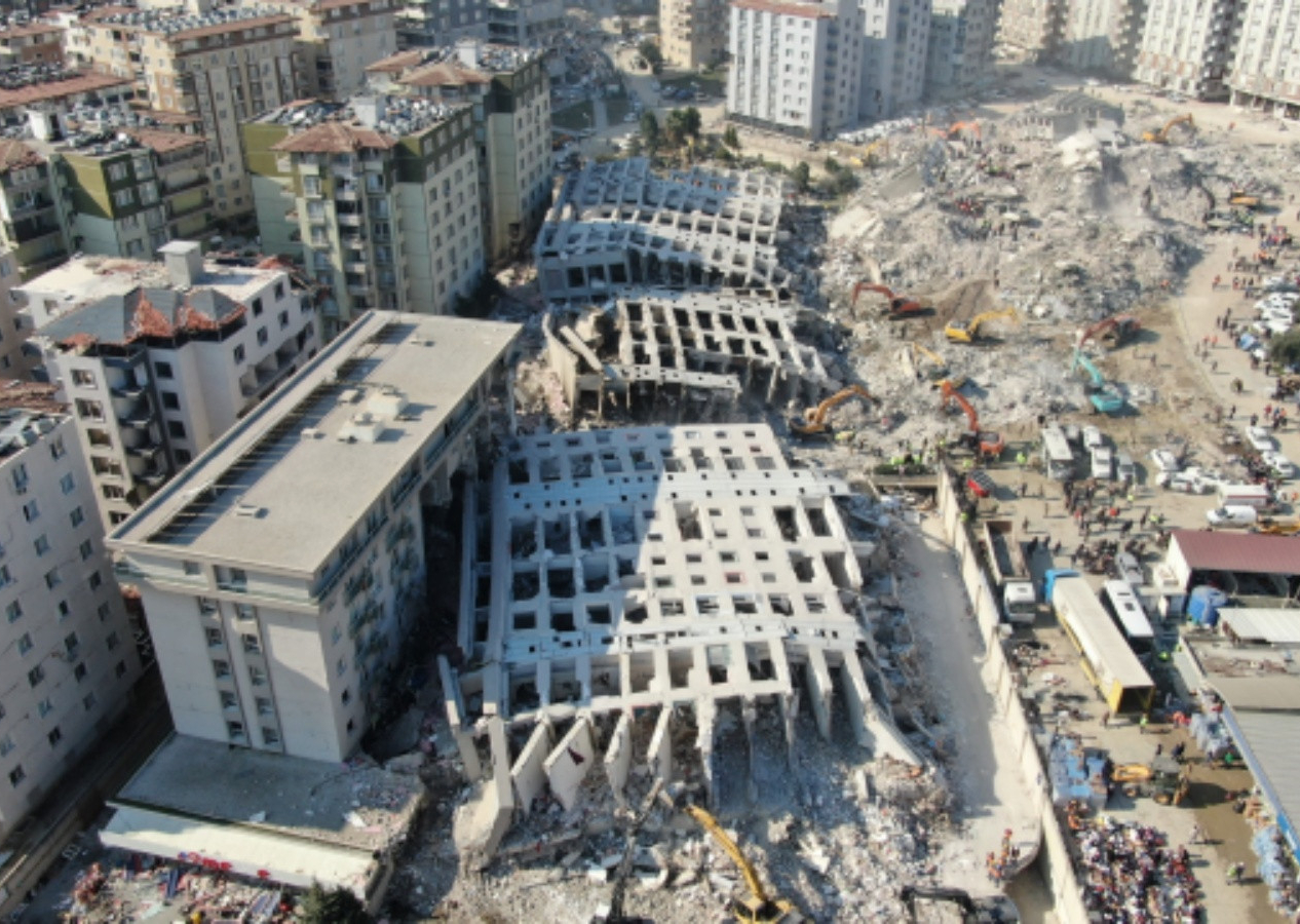 Bin kişiye mezar olan Rönesans Sitesi'nin mühendisi tutuklandı!