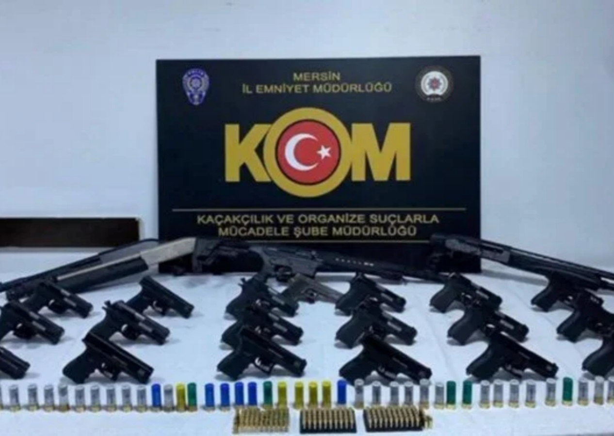 12 ilde silah kaçakçılığı operasyonuyla 217 ruhsatsız silah ele geçirildi