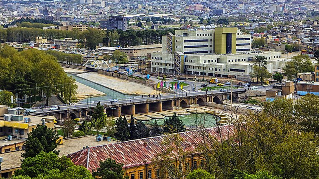 İran'da nedeni belli olmayan sarsıntı: Şehirdeki insanlar sokağa döküldü!