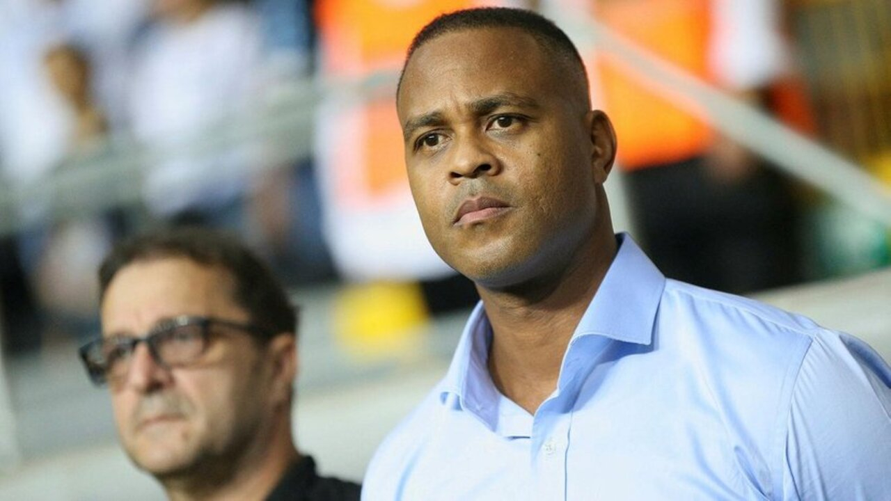 Patrick Kluivert son durumu paylaştı: Şu an hastanede...