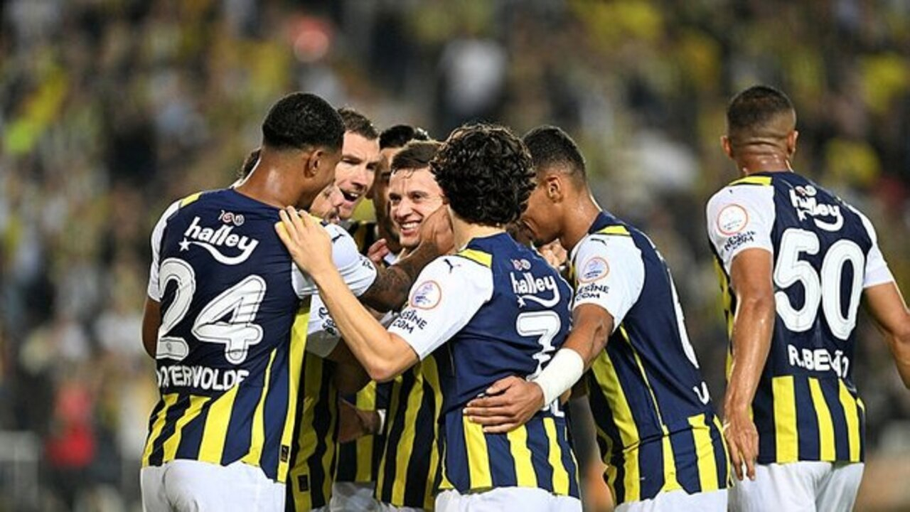Fenerbahçe 4 - 0 Başakşehir | Maçın geniş özeti...