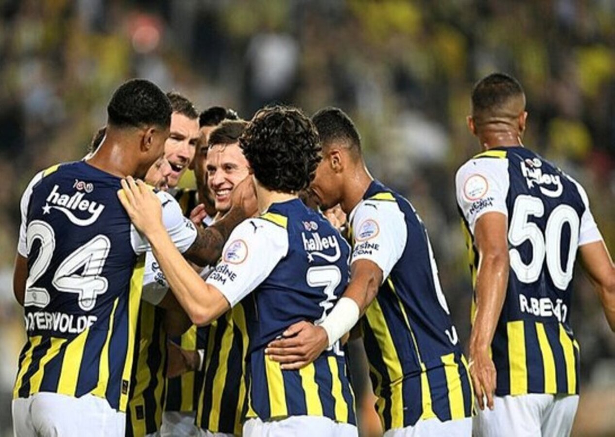 Fenerbahçe 4 - 0 Başakşehir | Maçın geniş özeti...
