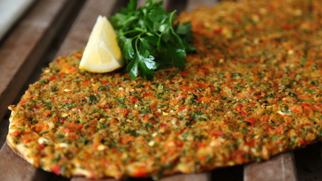 Evde lahmacun nasıl yapılır? İşte lahmacun tarifi!