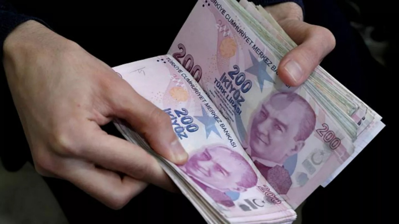 Bakan Işıkhan'dan asgari ücret açıklaması: Enflasyon yükünü azaltmak adına önemli bir gündemimiz var